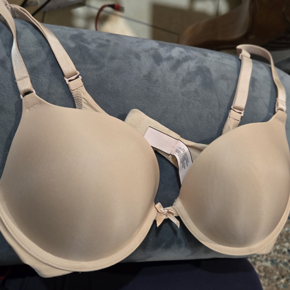 Victoria's Secret Beige Bra like New ! PUSH UP 36C